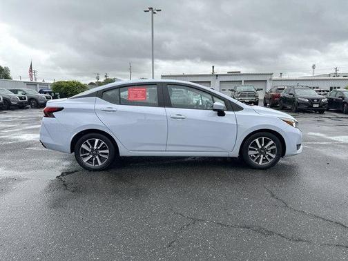 2024 Nissan Versa 1.6 SV