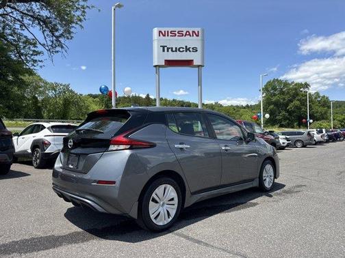 2025 Nissan Leaf S