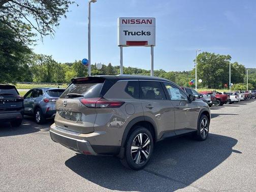 2025 Nissan Rogue SL