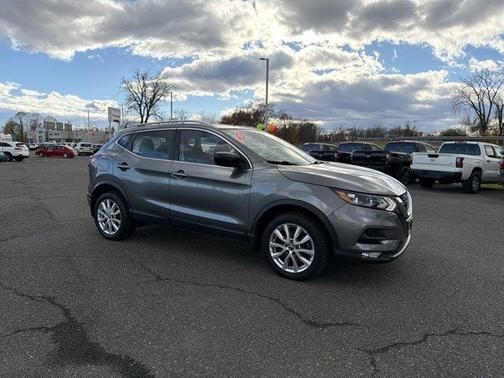 2022 Nissan Rogue Sport SV