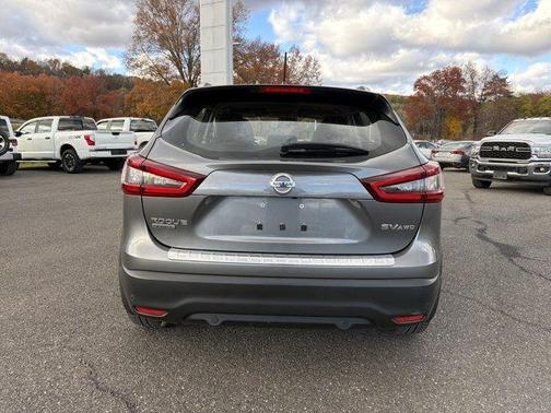 2022 Nissan Rogue Sport SV