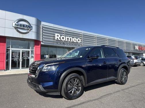 2024 Nissan Pathfinder SV