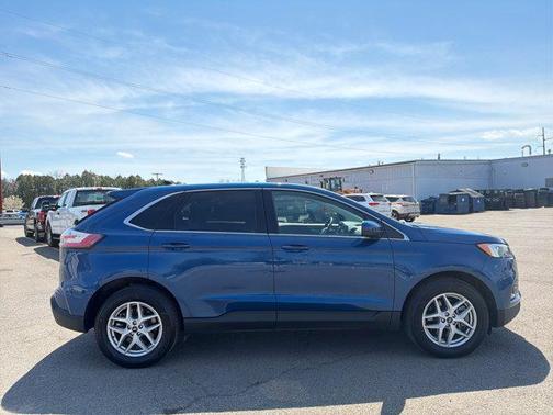 Blue Metallic 2022 Ford Edge SEL