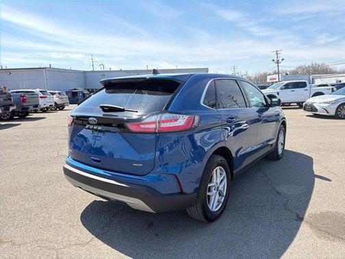 Blue Metallic 2022 Ford Edge SEL