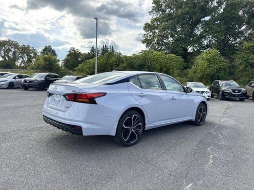 2025 Nissan Altima SR
