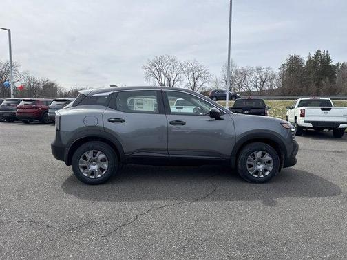 2025 Nissan Kicks S