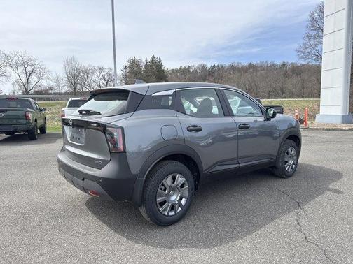 2025 Nissan Kicks S