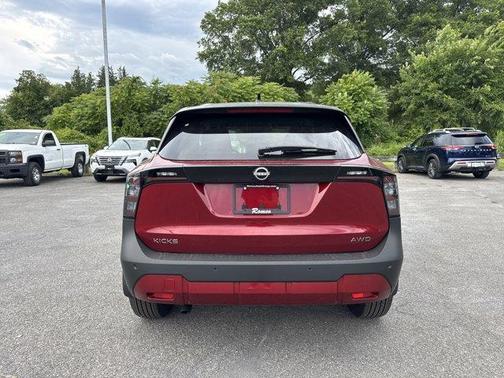 2025 Nissan Kicks SV