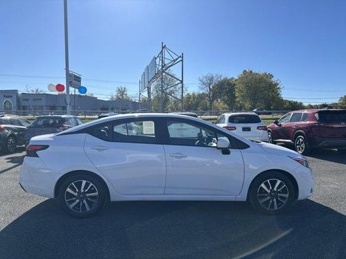 2022 Nissan Versa 1.6 SV