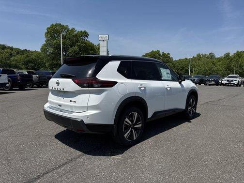 2025 Nissan Rogue SL