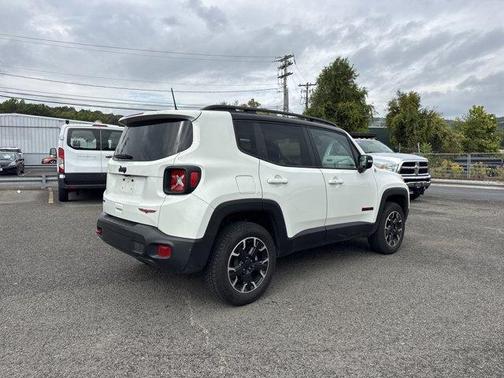 2023 Jeep Renegade Trailhawk
