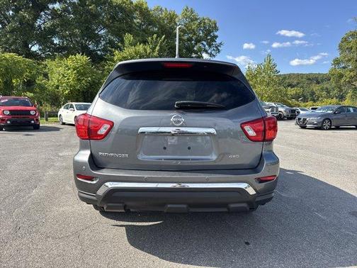 2020 Nissan Pathfinder S