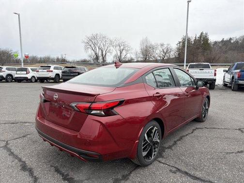 2025 Nissan Versa 1.6 SR