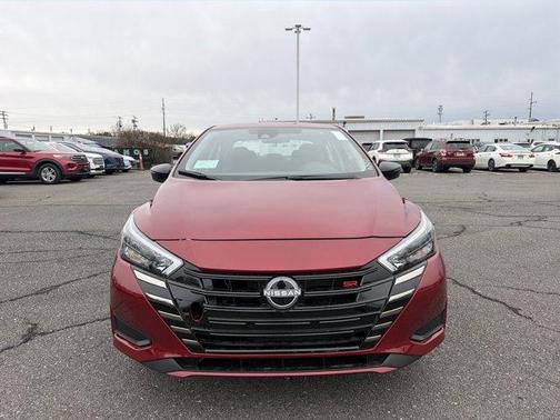 2025 Nissan Versa 1.6 SR