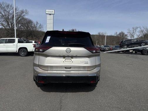 2025 Nissan Rogue Platinum