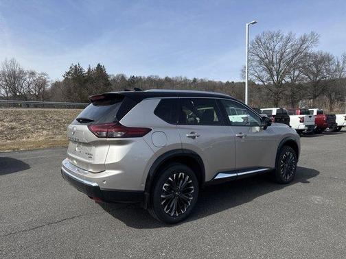 2025 Nissan Rogue Platinum