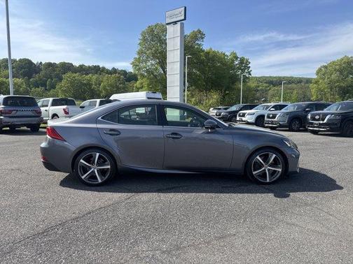 2018 Lexus IS 300 Base