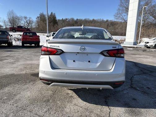 Brilliant Silver Metallic 2025 Nissan Versa 1.6 SR