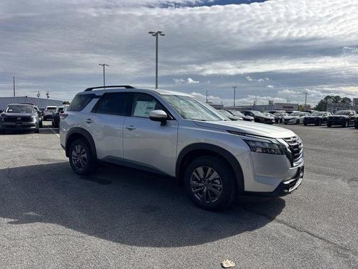 2025 Nissan Pathfinder SV