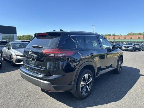 2025 Nissan Rogue SL