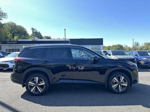 2025 Nissan Rogue SL