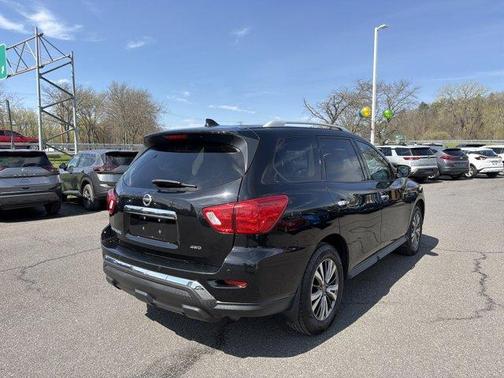 Magnetic Black 2019 Nissan Pathfinder S