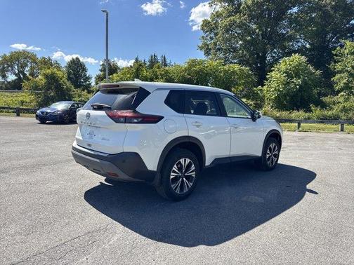 2022 Nissan Rogue SV