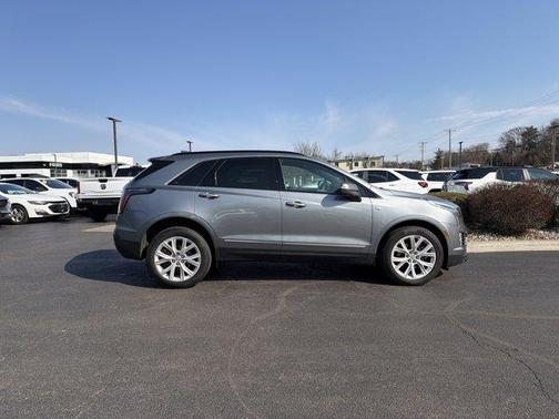 Green 2020 Cadillac XT5 Sport