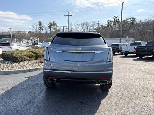 Green 2020 Cadillac XT5 Sport