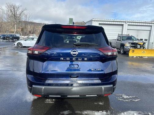 2025 Nissan Rogue SL