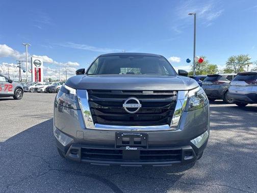 2025 Nissan Pathfinder S