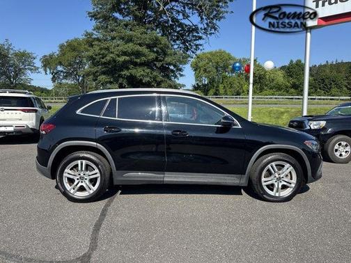 2021 Mercedes-Benz GLA 250 Base 4MATIC