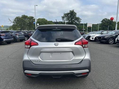 2019 Nissan Kicks SR