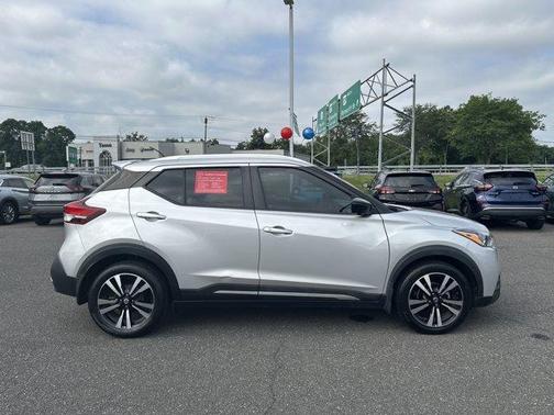 2019 Nissan Kicks SR