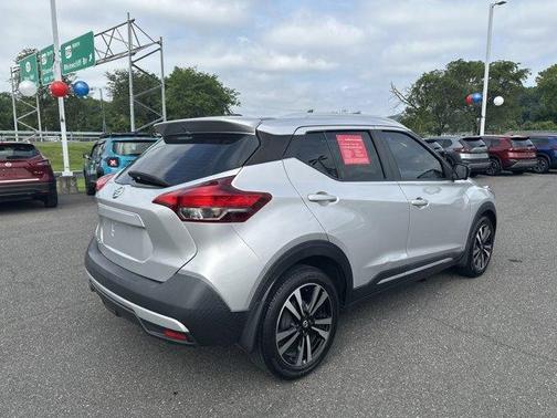 2019 Nissan Kicks SR