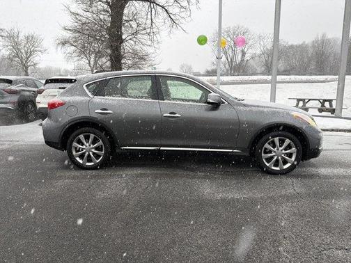 2016 INFINITI QX50 Base