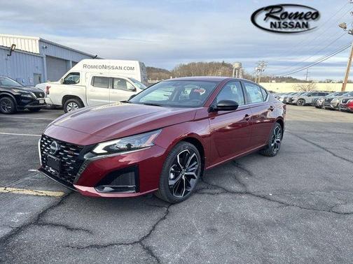 2025 Nissan Altima SR