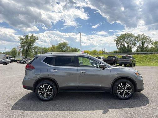 Gun Metallic 2020 Nissan Rogue SV