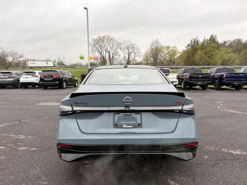 2t Gry Blk Roof 2026 Nissan Sentra SR
