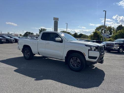 2025 Nissan Frontier SV