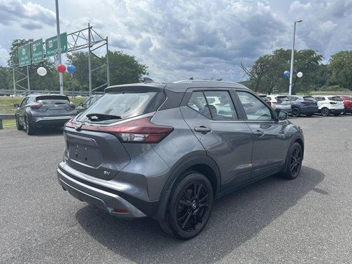 2022 Nissan Kicks SV