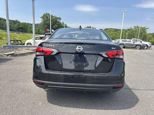 2021 Nissan Versa 1.6 SV