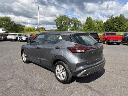 Gun Metallic 2023 Nissan Kicks S