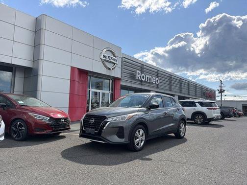 Gun Metallic 2023 Nissan Kicks S