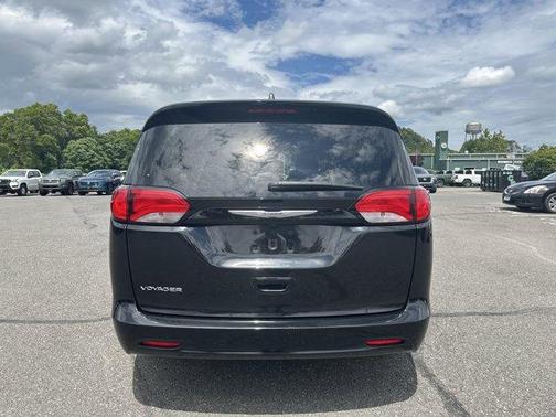 2023 Chrysler Voyager LX