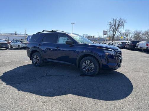 2026 Nissan Pathfinder SV