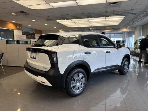 2025 Nissan Kicks S