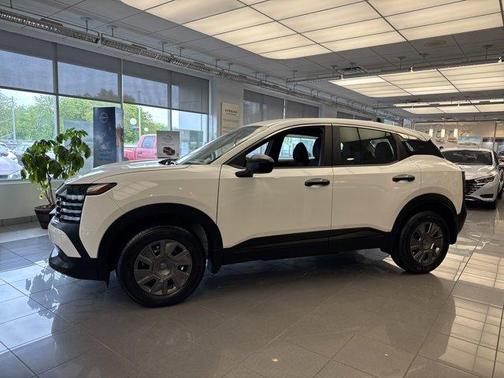 2025 Nissan Kicks S