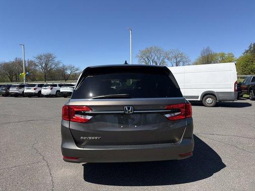 Gold 2022 Honda Odyssey EX-L