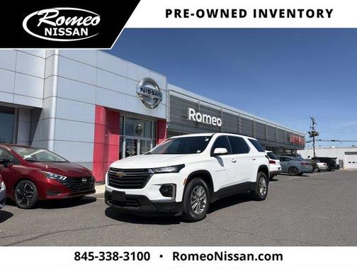 Summit White 2023 Chevrolet Traverse LT Cloth